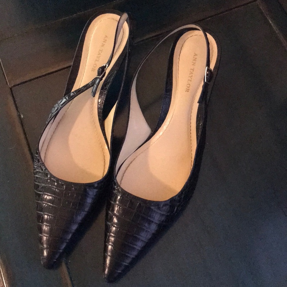 Ladies size 8M croc heel